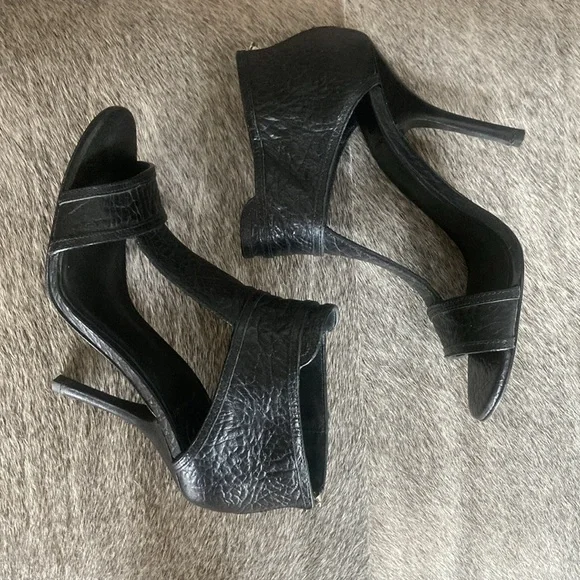 Tory Burch Black All Leather Torben Tumbled Rhino Leather Heel - Picture 7 of 14